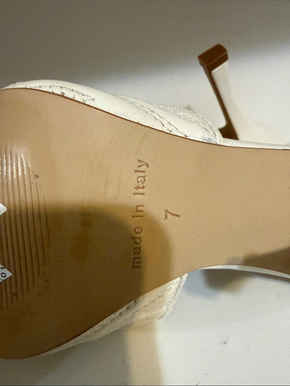 Valentino by Mario Valentino Venere Ivory Quilted Leather Heeled Sandals Size 7 - Picture 10 of 16